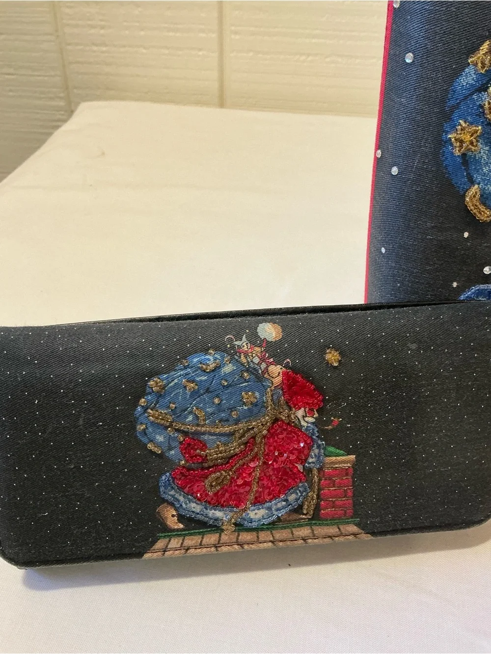 VTG Rare Mary Engelbreit “Believe” Santa Hand-Beaded purse with matching wallet